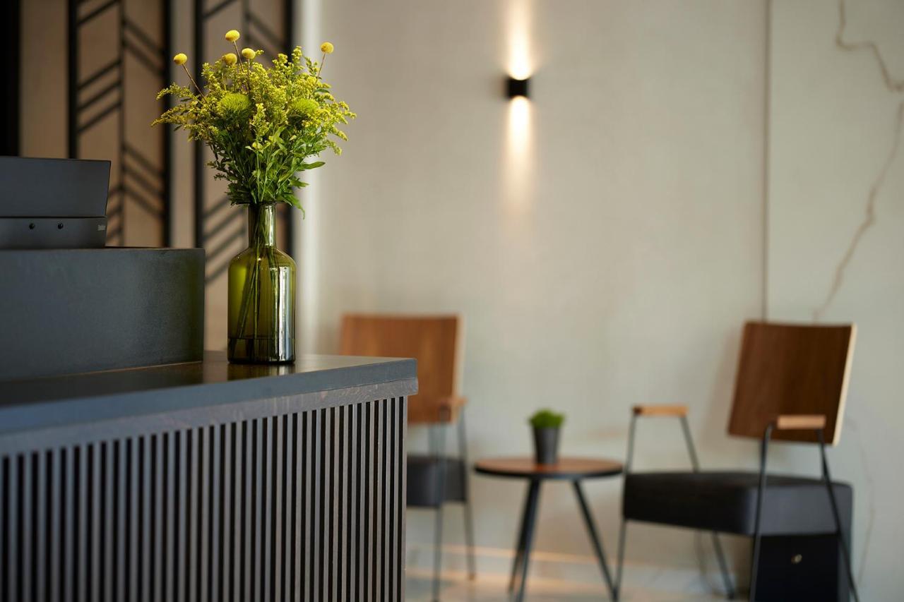 The Port Square Hotel Pireus Zewnętrze zdjęcie