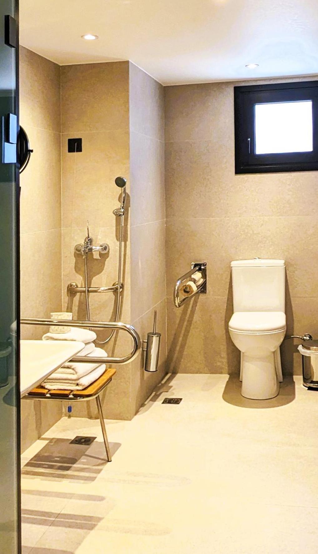 The Port Square Hotel Pireus Zewnętrze zdjęcie